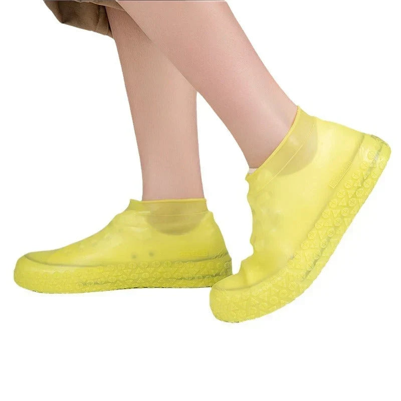 Stop Soaked Sneakers! Heavy-Duty Rain Shoe Covers β Anti-Slip & Fold Into Your Bag